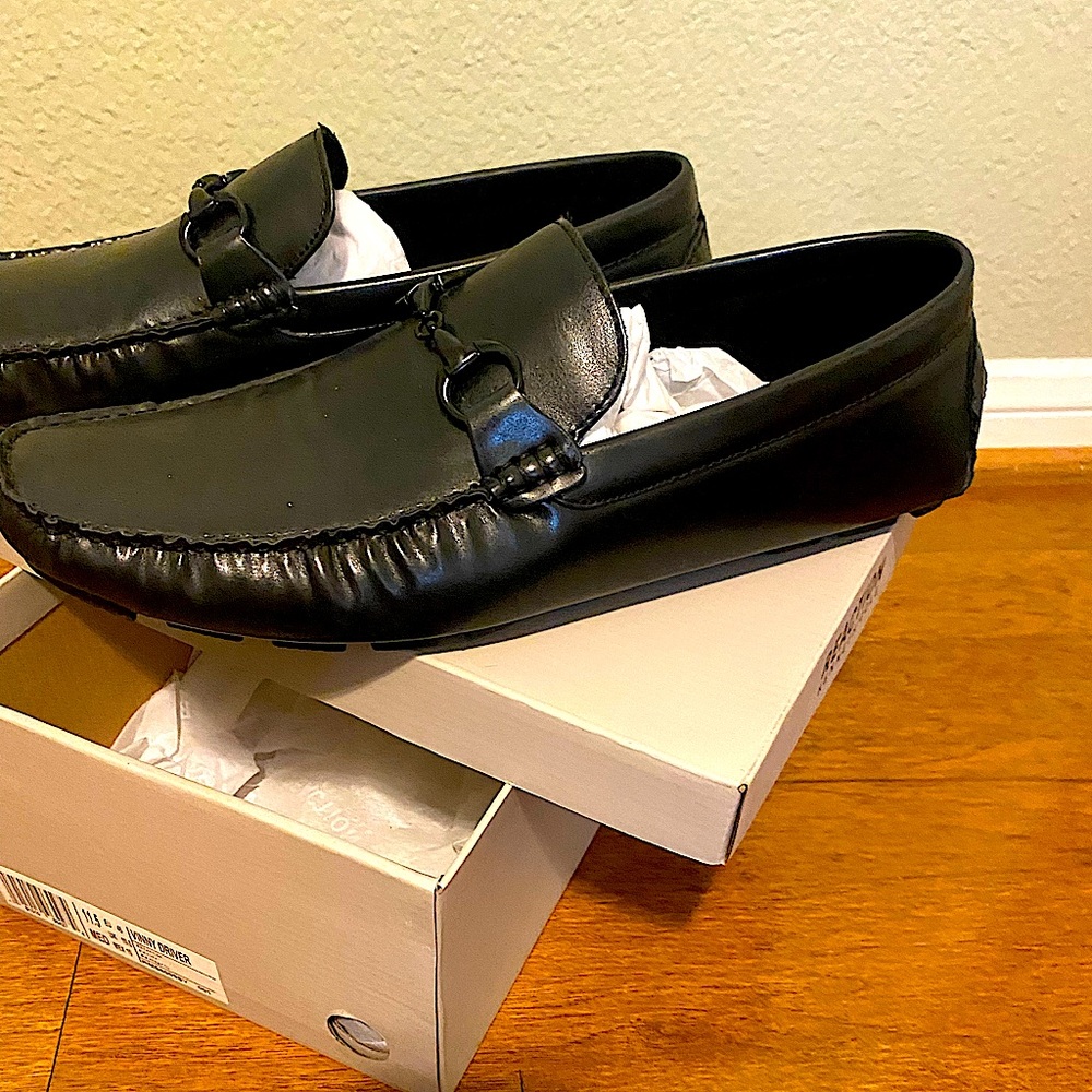 Men’s Black Kenneth Cole Reaction loafers.